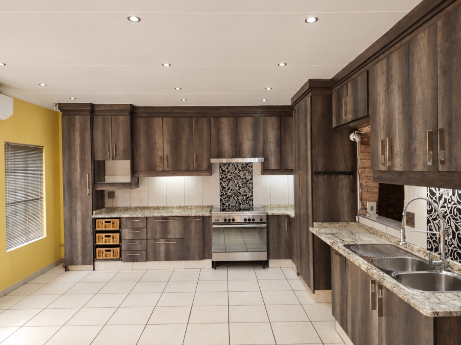 3 Bedroom Property for Sale in Safari Gardens North West